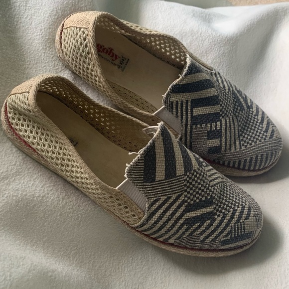 Goby Shoes Women’s  Printed Geometric Canvas Loafers Espadrilles Sz 42 Eu 11 US - Picture 1 of 5